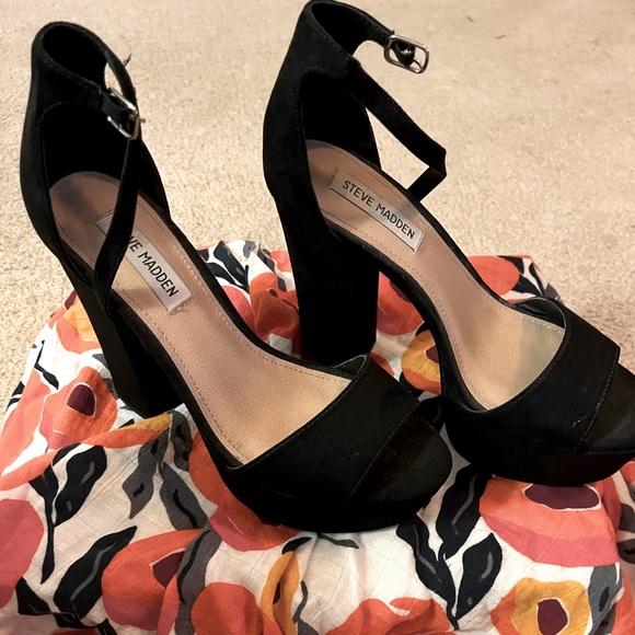 Steve Madden Shoes - Steven Madden platform heel